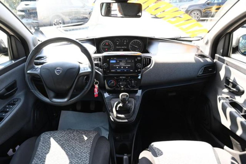Lancia Ypsilon usata a Torino (11)