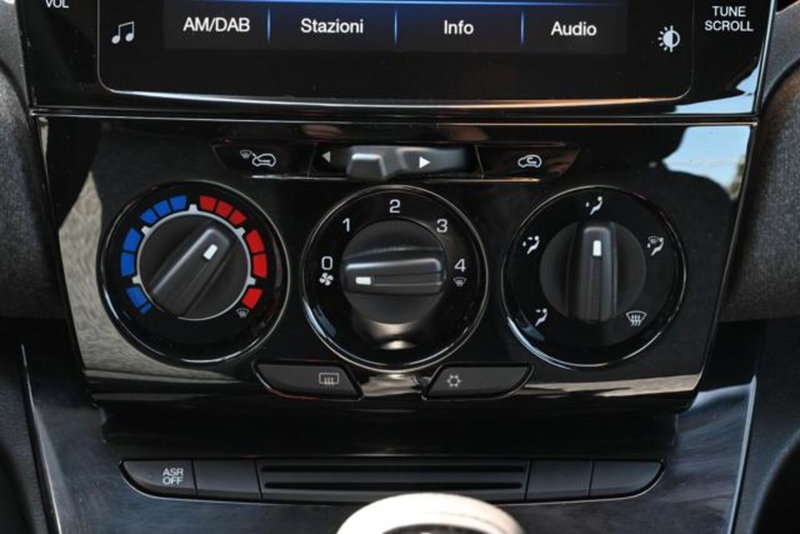 Lancia Ypsilon usata a Torino (19)