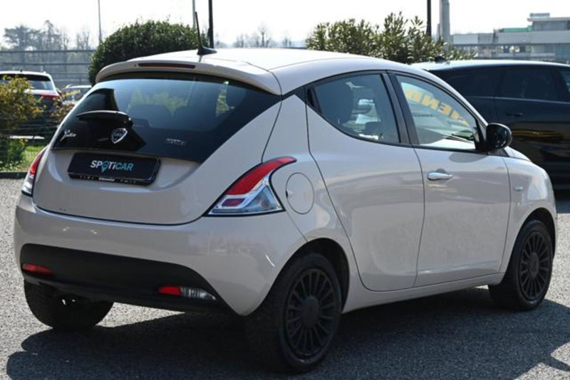 Lancia Ypsilon usata a Torino (5)