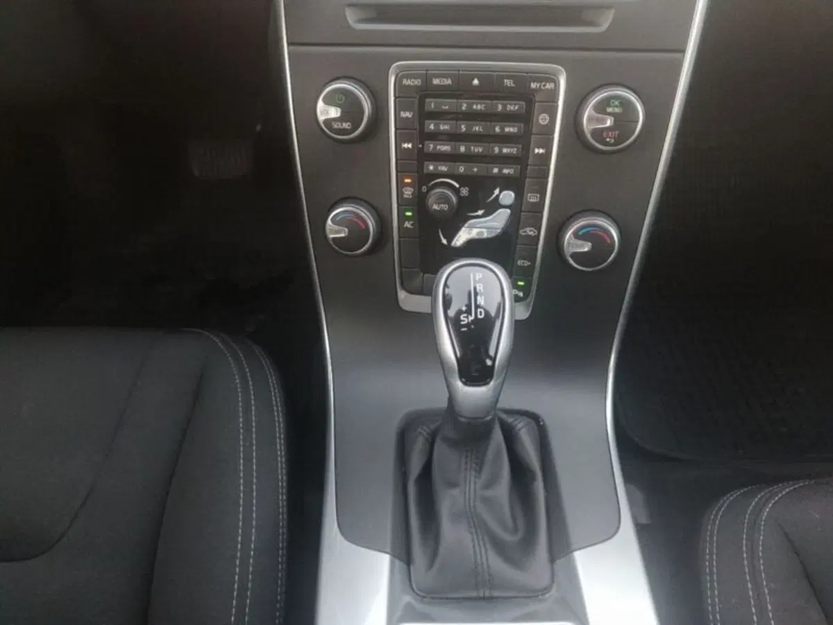 Volvo V60 Cross Country usata a Reggio Calabria (13)