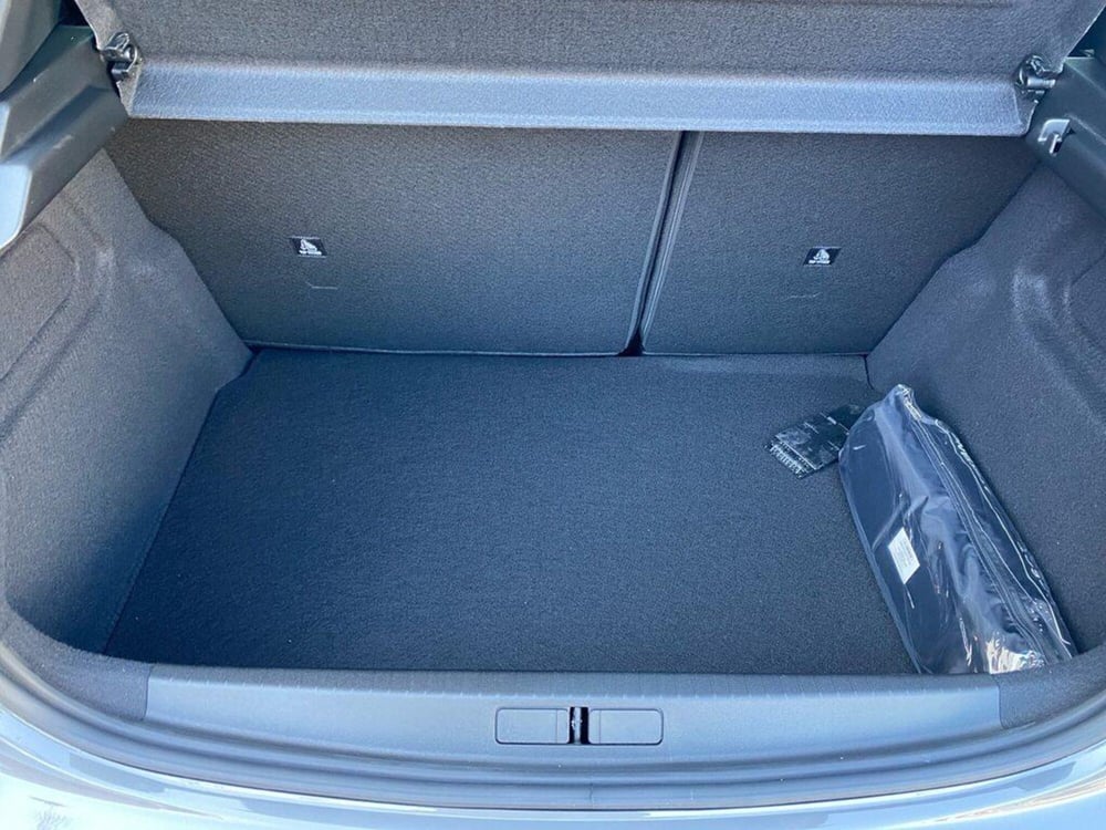 Peugeot 208 nuova a Torino (10)