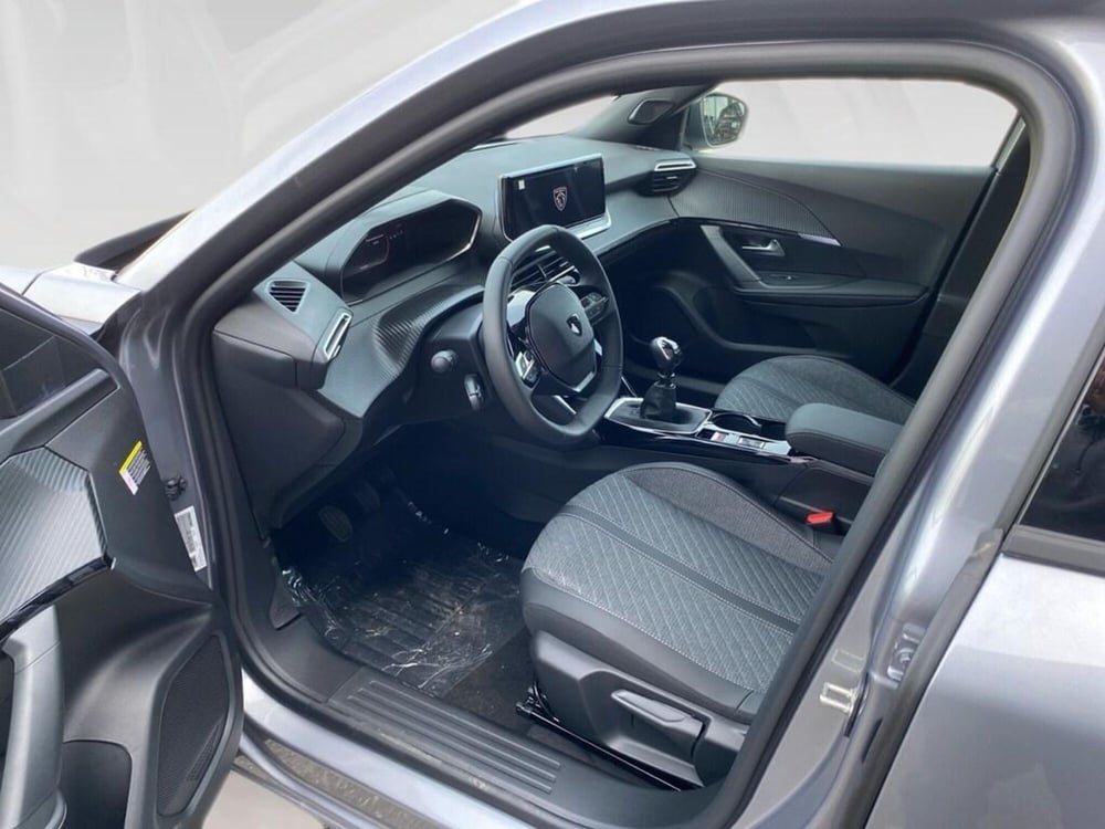 Peugeot 2008 nuova a Torino (7)