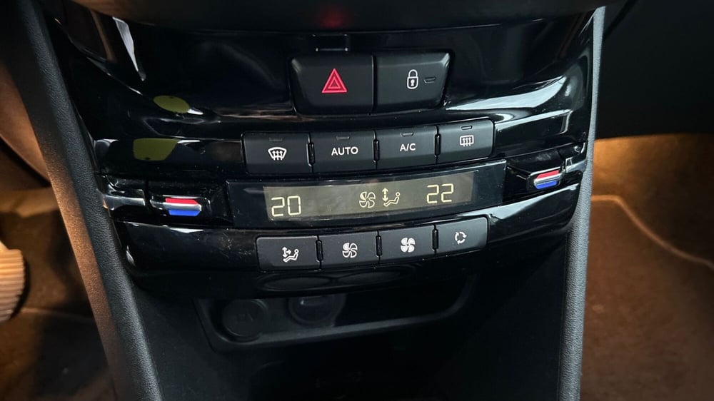 Peugeot 2008 usata a Parma (16)