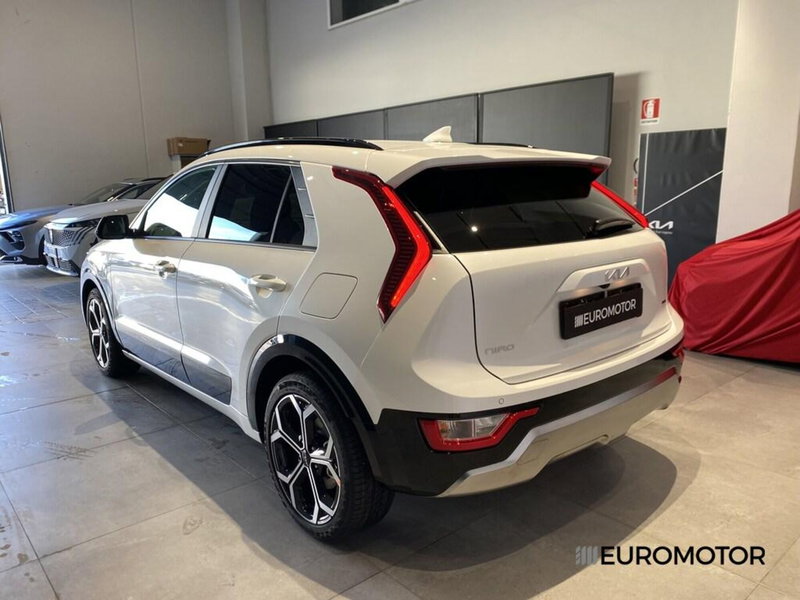 Kia Niro nuova a Bari (12)