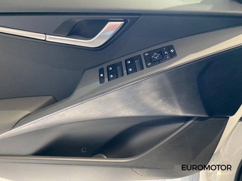 Kia Niro nuova a Bari (15)