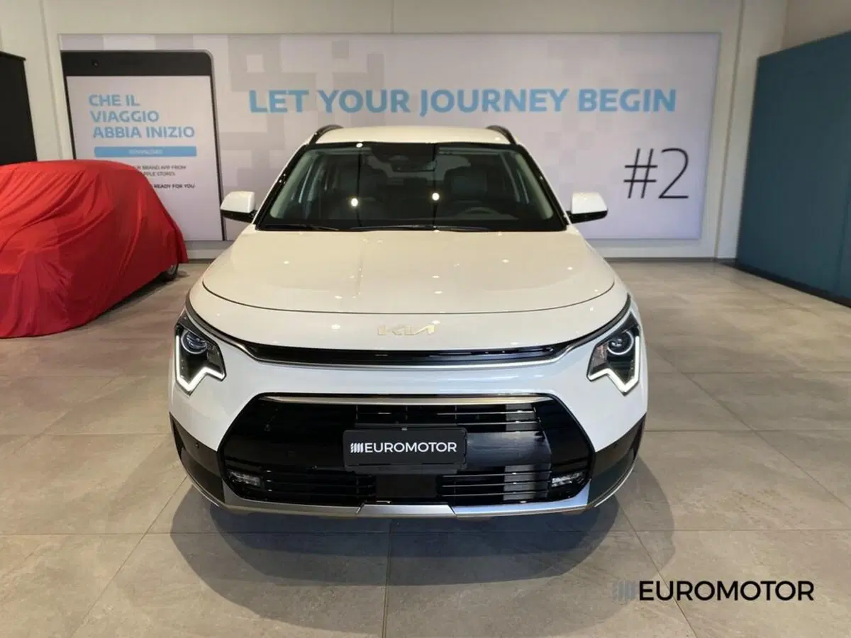 Kia Niro nuova a Bari (2)