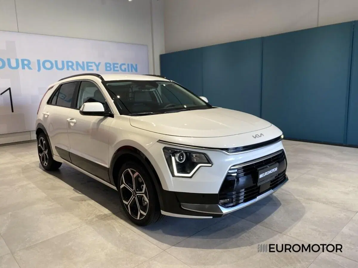 Kia Niro nuova a Bari (3)