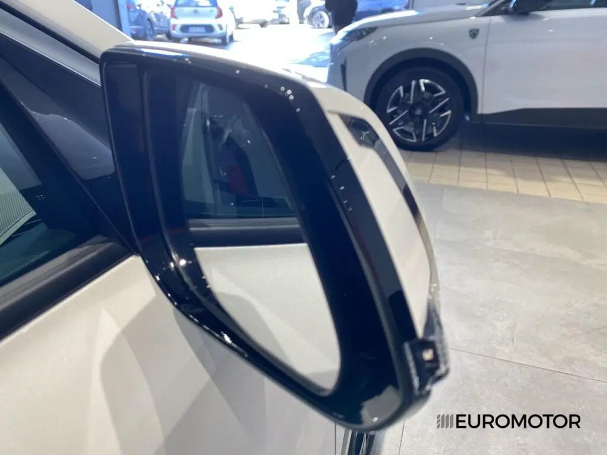 Kia Niro nuova a Bari (7)