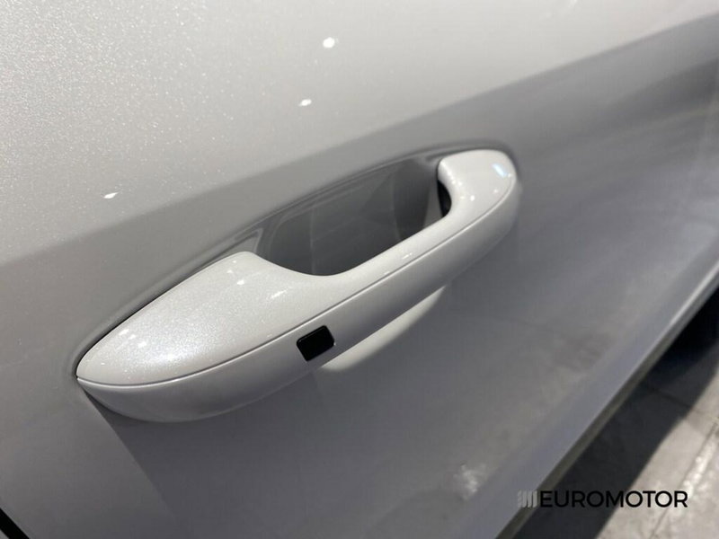 Kia Niro nuova a Bari (8)