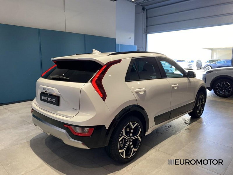 Kia Niro nuova a Bari (9)