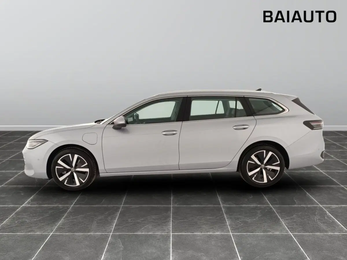 Volkswagen Passat nuova a Reggio Emilia (3)