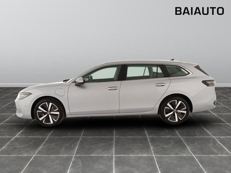 Volkswagen Passat nuova a Reggio Emilia (3)