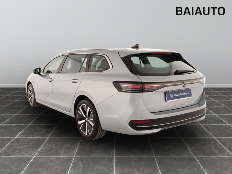 Volkswagen Passat nuova a Reggio Emilia (4)