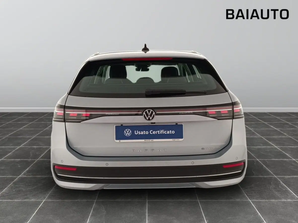Volkswagen Passat nuova a Reggio Emilia (5)