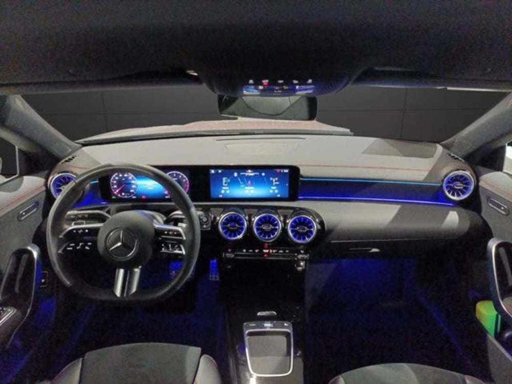 Mercedes-Benz CLA Shooting Brake usata a Milano (11)