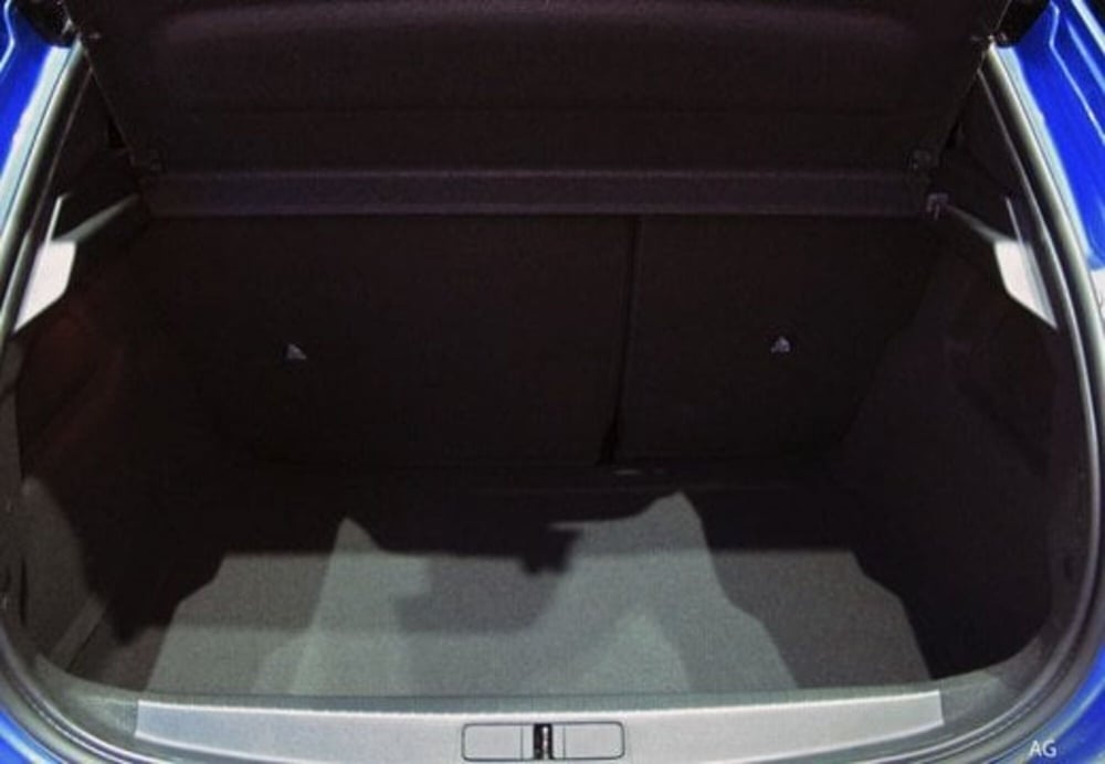 Peugeot 208 nuova a Varese (19)