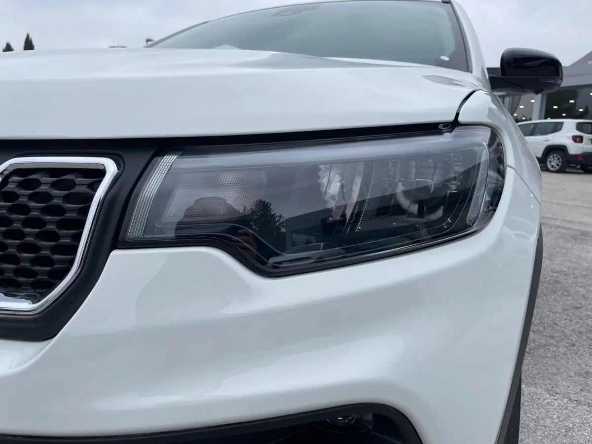 Jeep Compass nuova a Ancona (11)