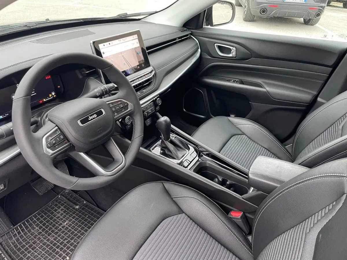 Jeep Compass nuova a Ancona (13)
