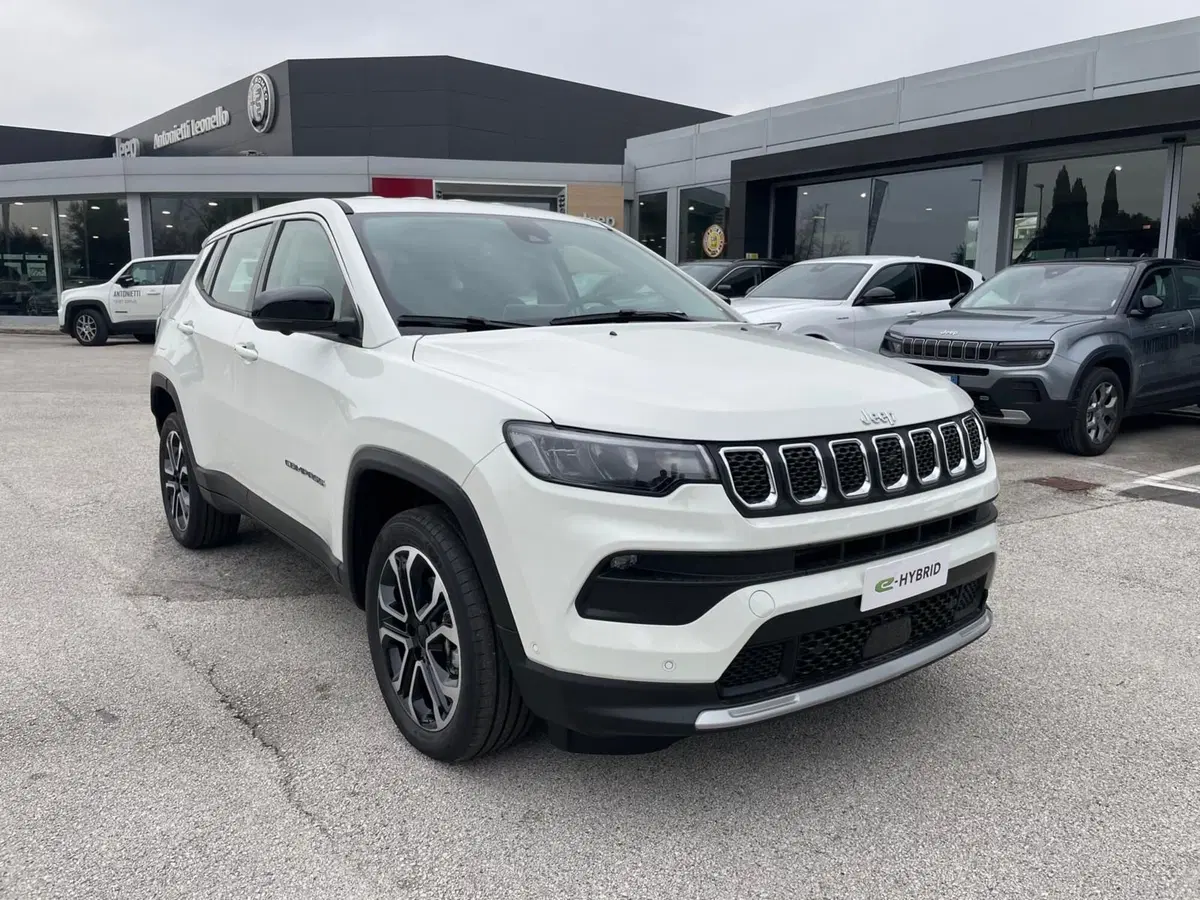Jeep Compass nuova a Ancona (3)