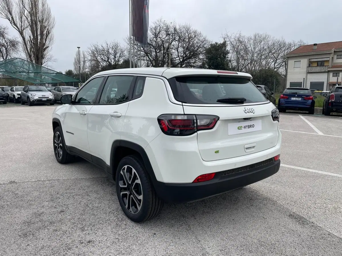 Jeep Compass nuova a Ancona (7)