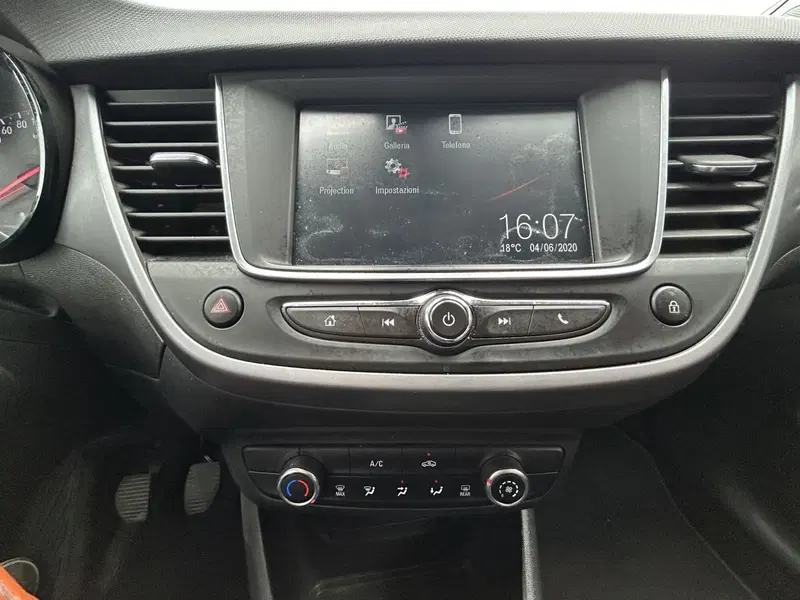 Opel Crossland X usata a Modena (14)