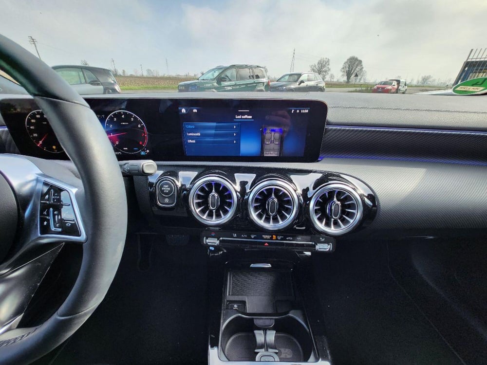 Mercedes-Benz CLA Shooting Brake usata a Milano (13)