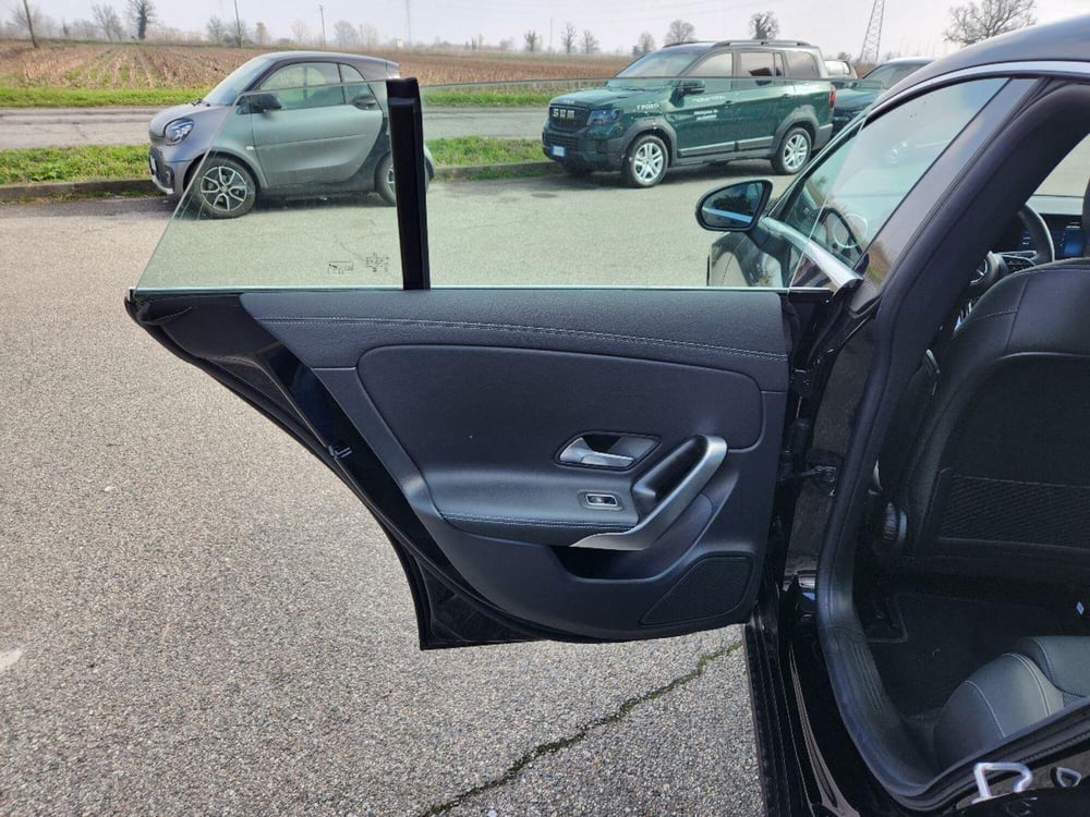 Mercedes-Benz CLA Shooting Brake usata a Milano (15)