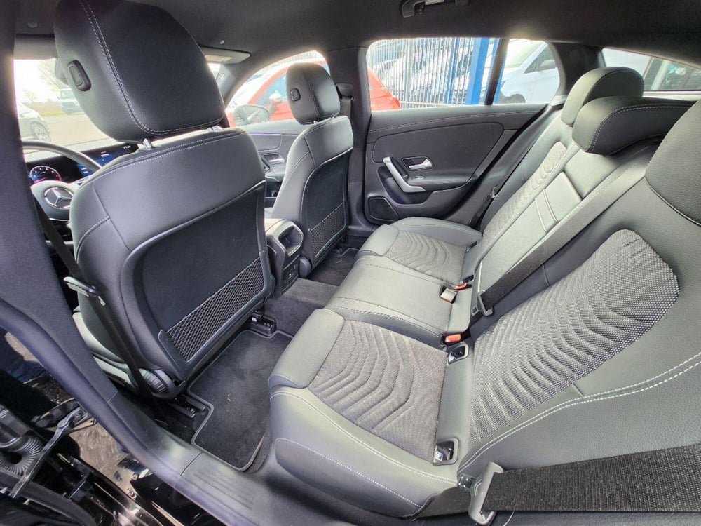 Mercedes-Benz CLA Shooting Brake usata a Milano (16)