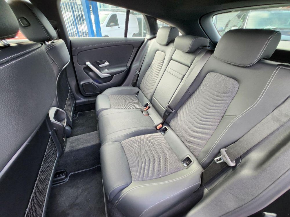 Mercedes-Benz CLA Shooting Brake usata a Milano (17)