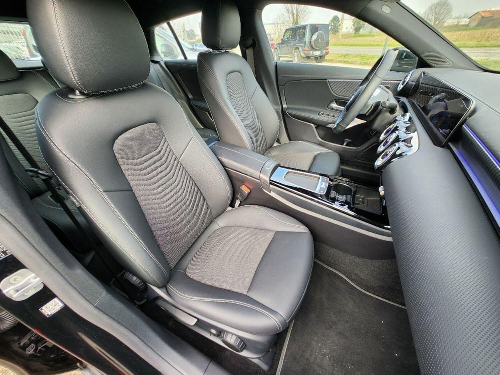 Mercedes-Benz CLA Shooting Brake usata a Milano (9)