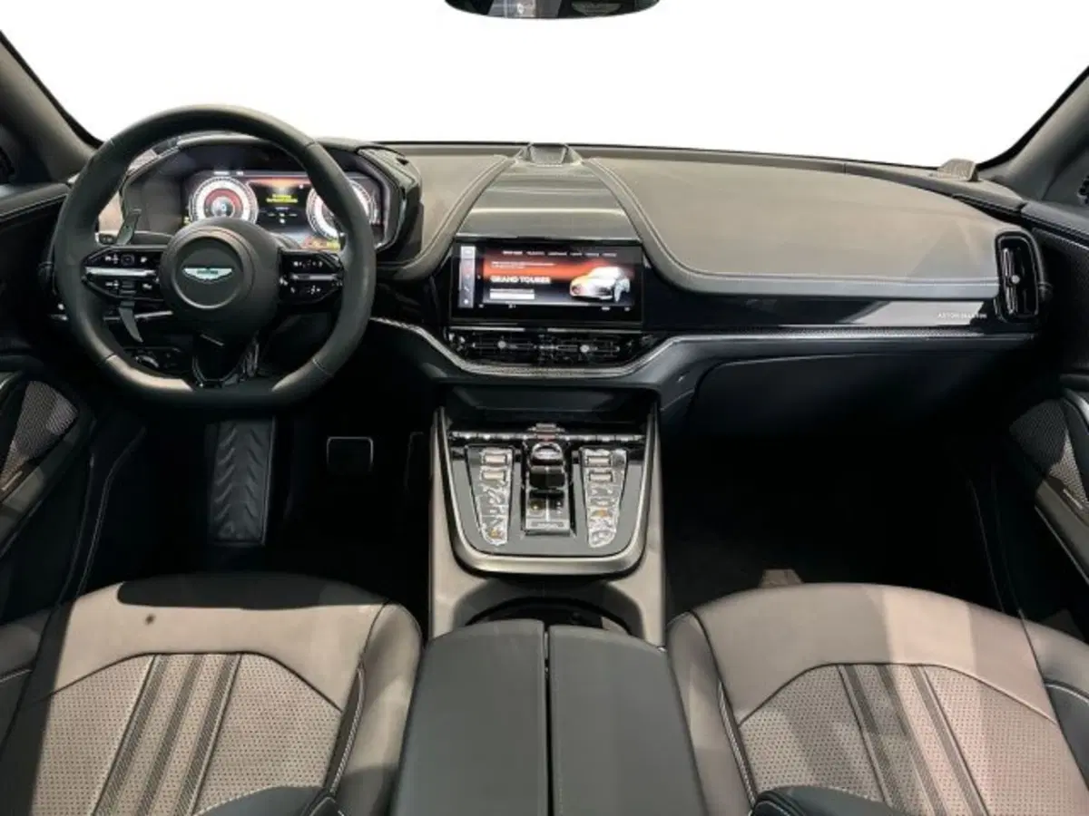 Aston Martin DBX usata a Bologna (13)