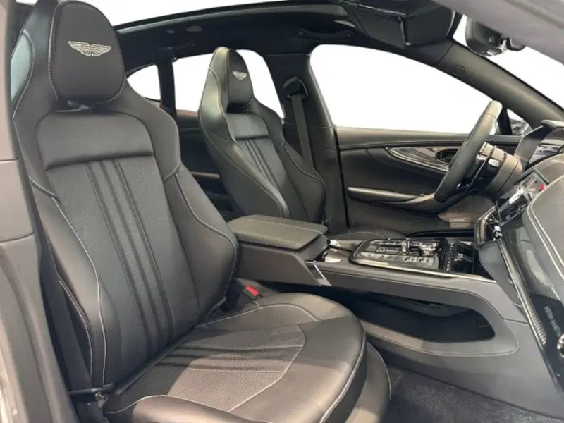 Aston Martin DBX usata a Bologna (16)