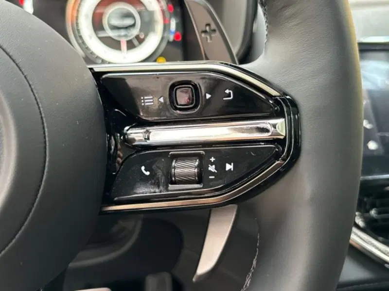 Aston Martin DBX usata a Bologna (20)