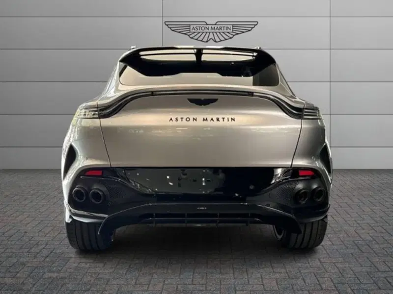 Aston Martin DBX usata a Bologna (6)