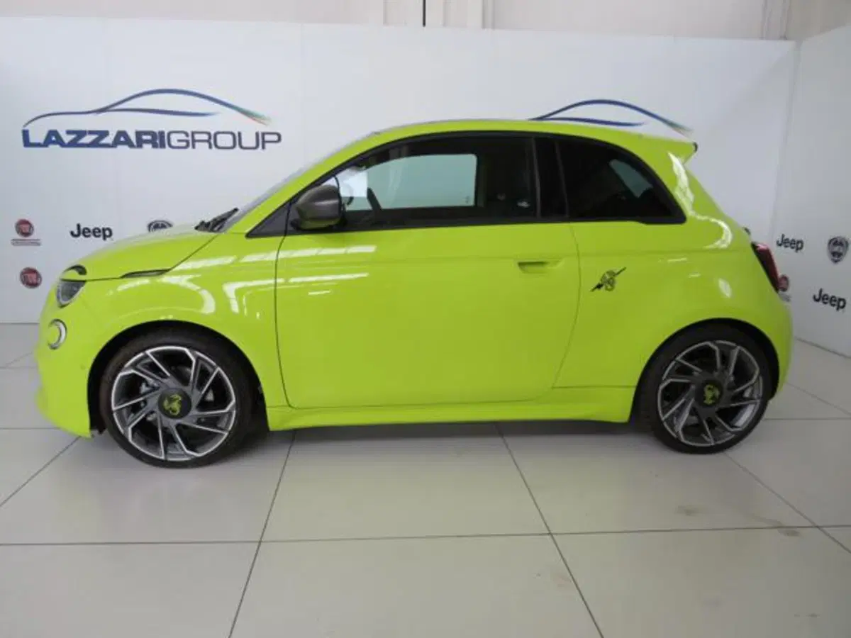 Abarth 500e Cabrio nuova a Lodi (3)