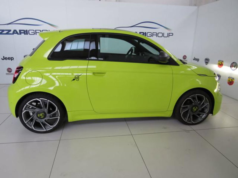 Abarth 500e Cabrio nuova a Lodi (6)