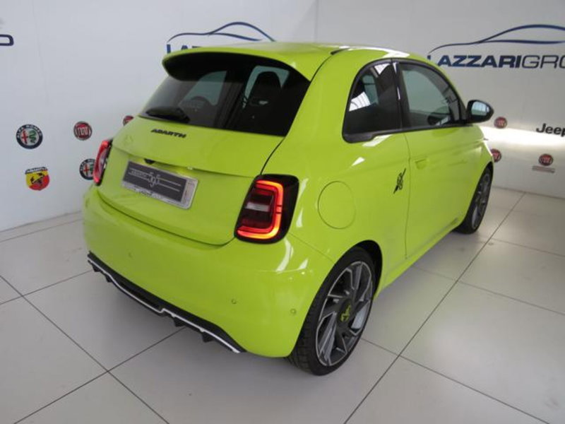 Abarth 500e Cabrio nuova a Lodi (7)