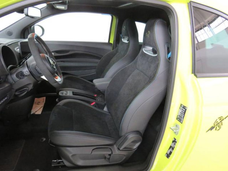 Abarth 500e Cabrio nuova a Lodi (9)