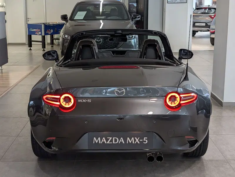 Mazda MX-5 nuova a Napoli (4)