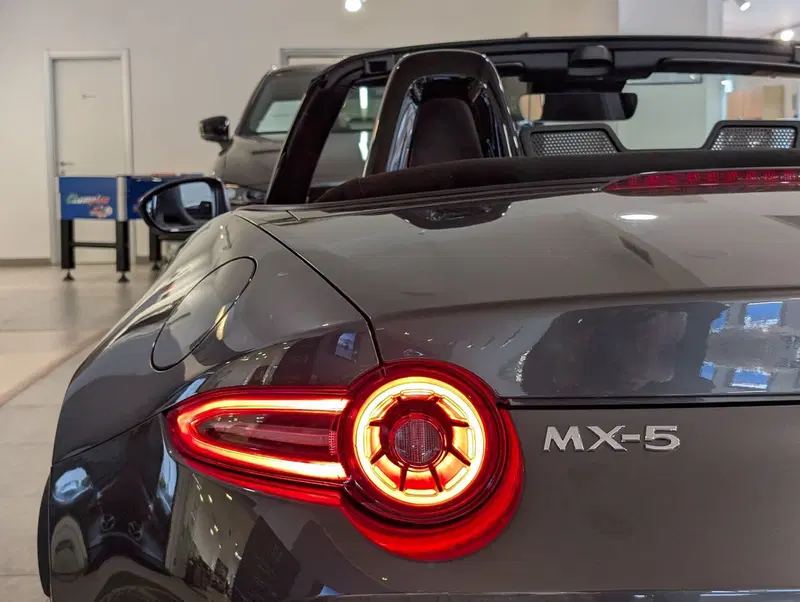 Mazda MX-5 nuova a Napoli (5)