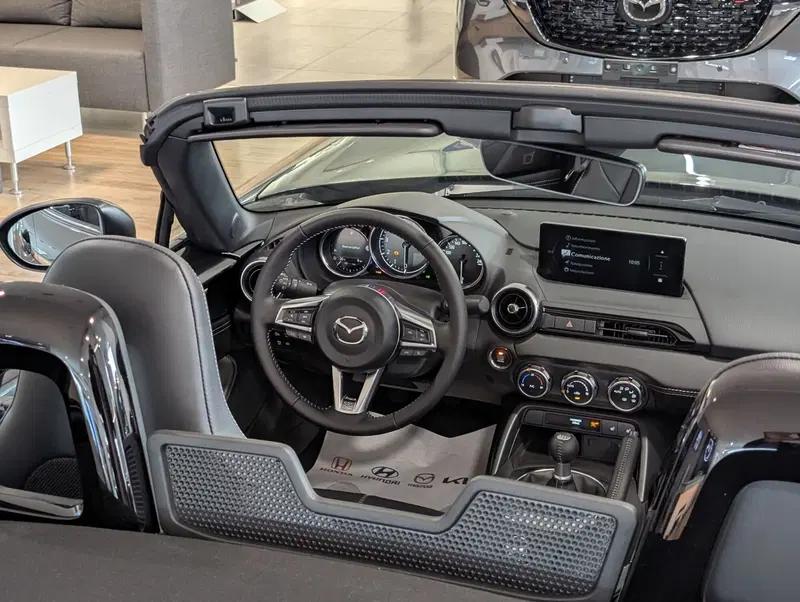 Mazda MX-5 nuova a Napoli (7)