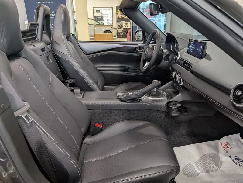 Mazda MX-5 nuova a Napoli (9)