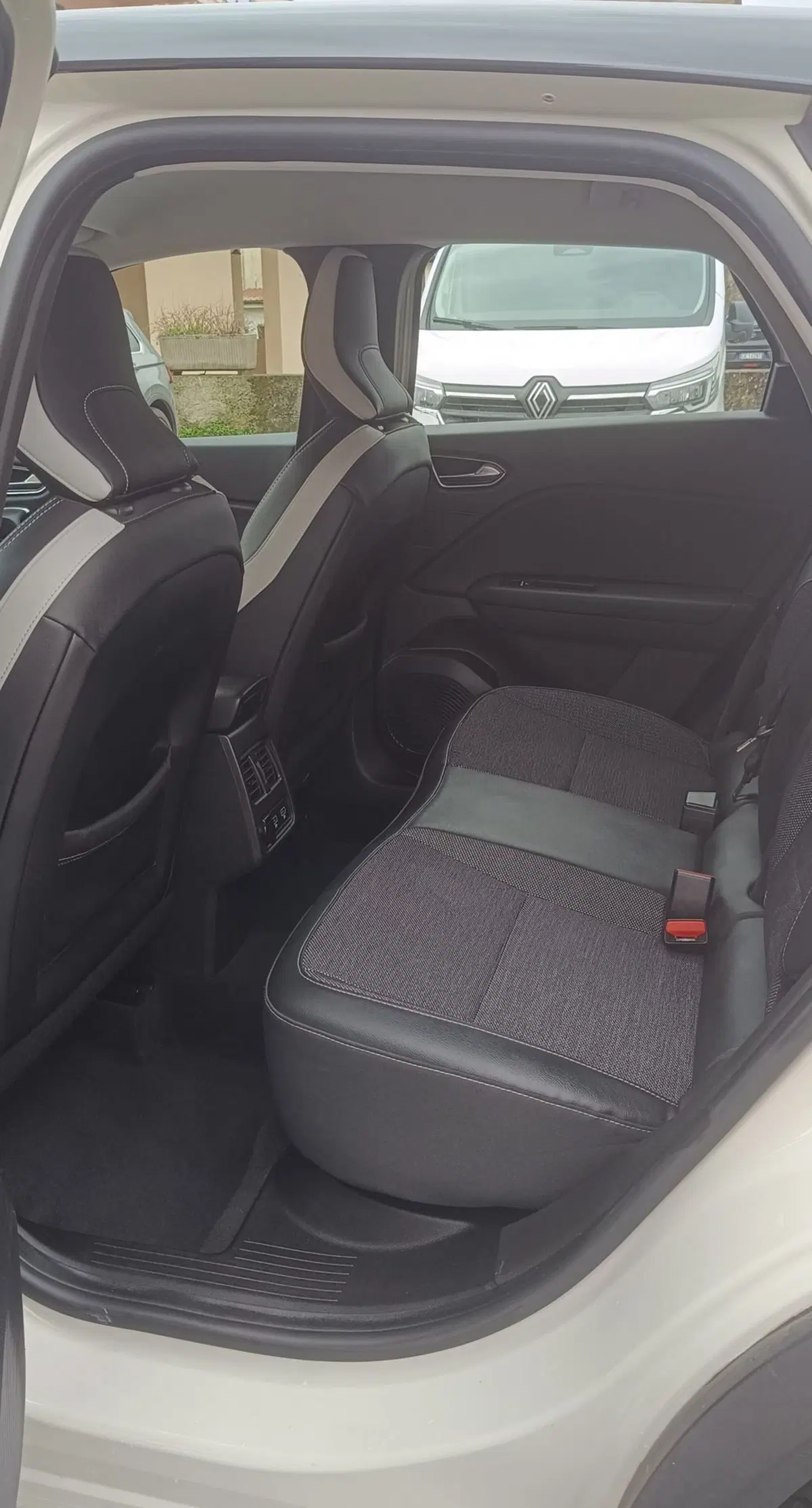 Renault Captur usata a Frosinone (11)