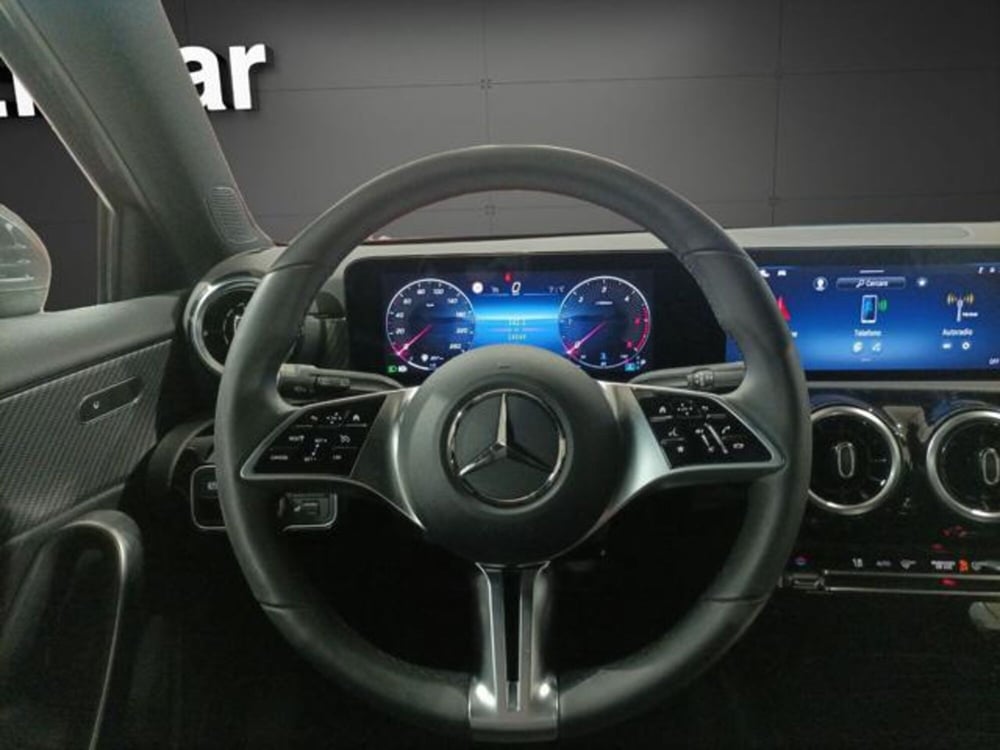 Mercedes-Benz Classe A Sedan usata a Milano (10)