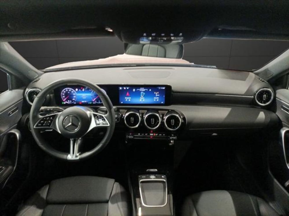 Mercedes-Benz Classe A Sedan usata a Milano (12)