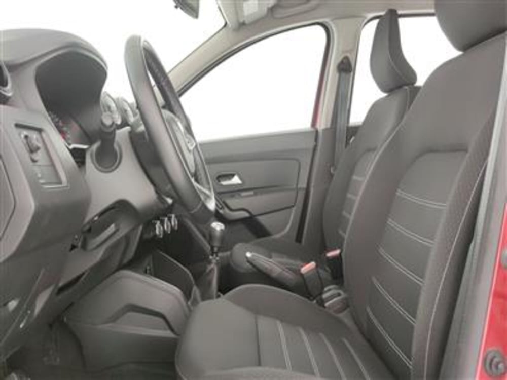 Dacia Duster usata a Bari (13)
