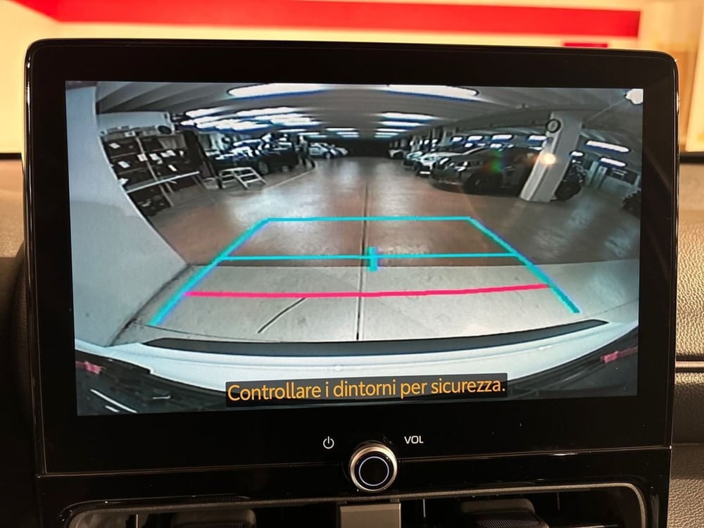 Toyota Yaris Cross nuova a Lecco (12)