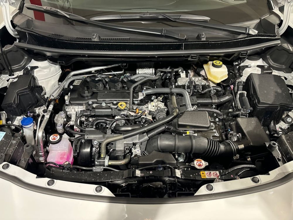 Toyota Yaris Cross nuova a Lecco (16)
