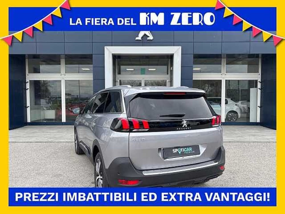 Peugeot 5008 nuova a Udine (5)