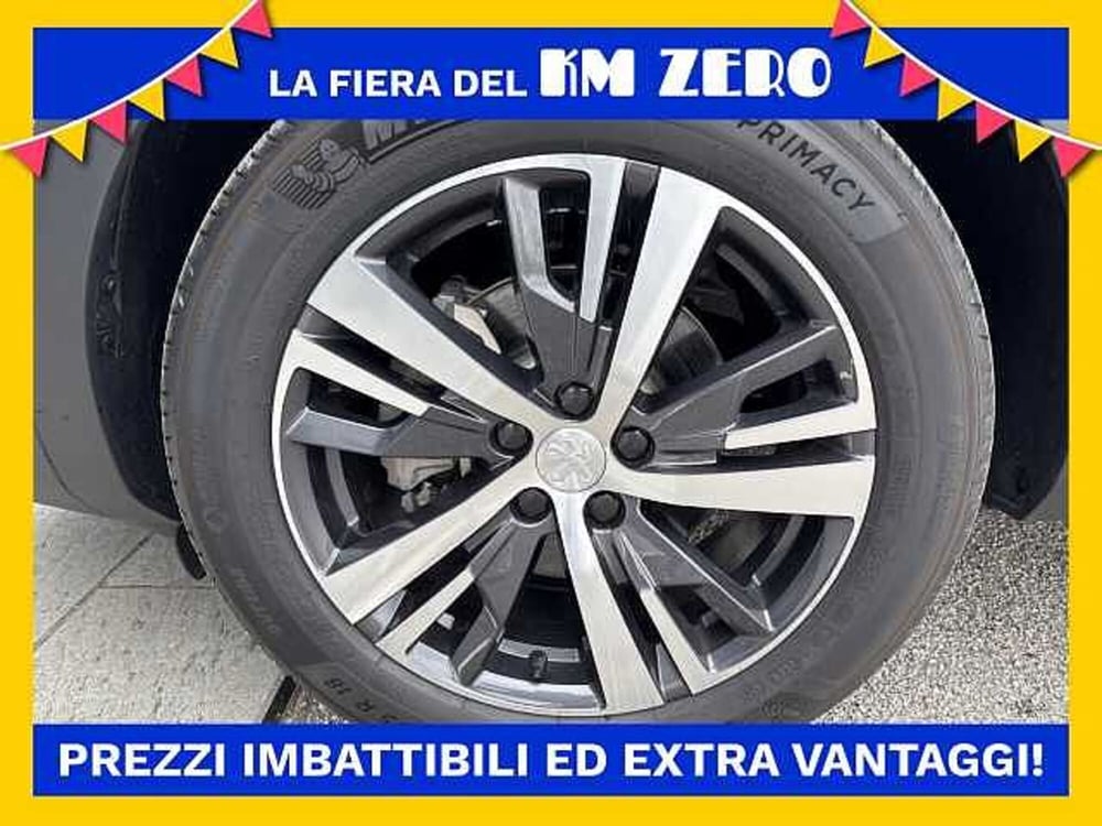 Peugeot 5008 nuova a Udine (9)